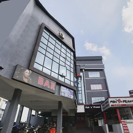 Collection O Vadapalani Hotel Chennai Exterior foto